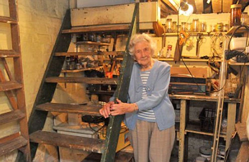 100 năm chưa chuyển nhà