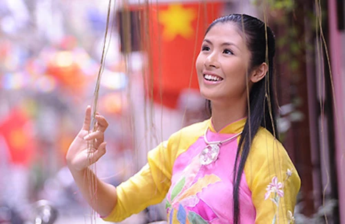 Hoa hậu Ngọc Hân sợ hát như sợ... chuột