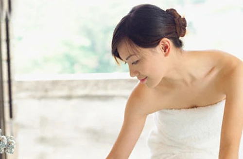 Tắm nước nóng ảnh hưởng đến “chuyện ấy”