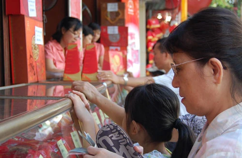 Thị trường bánh Trung thu: Không sợ đắt, chỉ sợ không an toàn