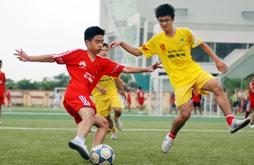 Kẻ tám lạng, người nửa cân