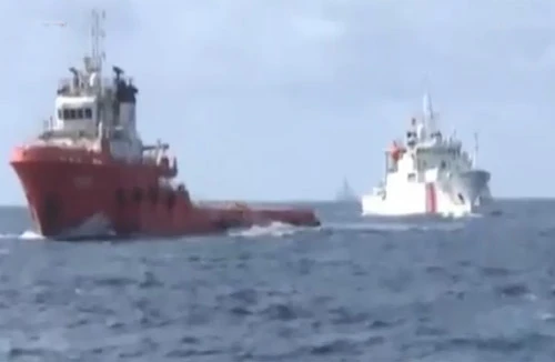 Tàu cá Trung Quốc rút về đảo Hải Nam tránh bão