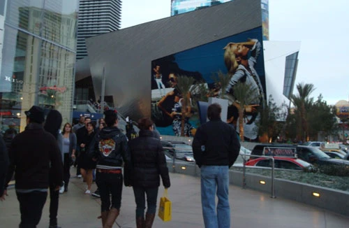 “Bánh vẽ” du lịch thưởng tiền