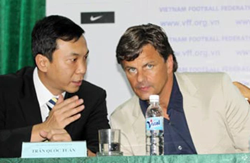 Cái gì tiến bộ thì theo...