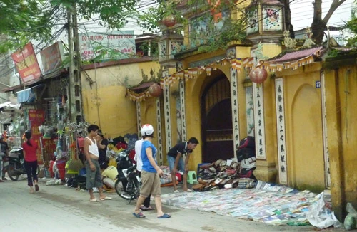 Xâm phạm di tích văn hóa