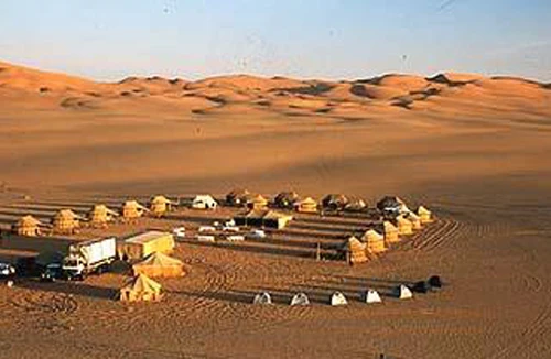 Chôn cất bí mật ông Gaddafi trên sa mạc