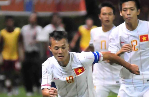 “Chúng ta thiếu 1 trung phong đích thực”