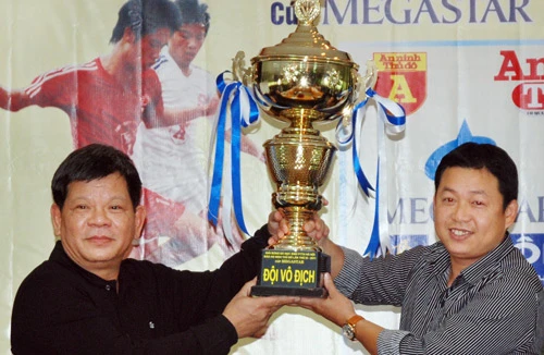  Nhiều ẩn số khó đoán