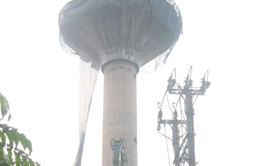 “Tháp nghiêng” Trung Tự tháo dỡ quá ẩu