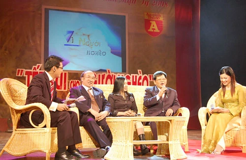 “Tết vui cùng người nghèo”