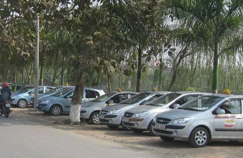 Bến taxi nào đây?