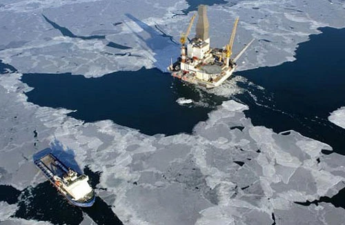 Đua nóng tại Bắc Cực