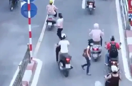 Bình luận vi phạm giao thông theo kiểu bóng đá