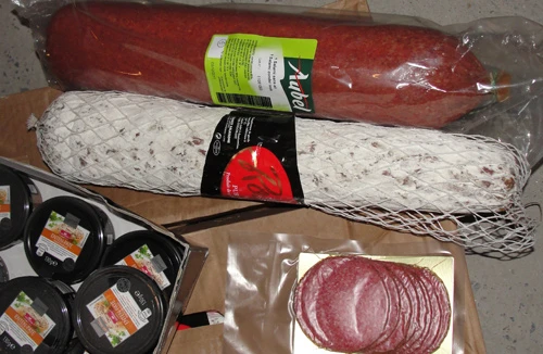 Hàng tấn thực phẩm quá hạn sẽ “đi” đâu?