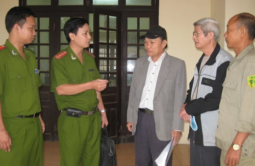 Nêu gương những công dân dũng cảm