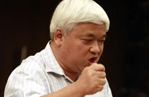 Vấn đề bản quyền truyền hình giải Ngoại hạng: Mỗi lúc càng căng thẳng