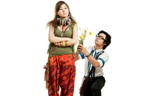 Cười… rung máy quay