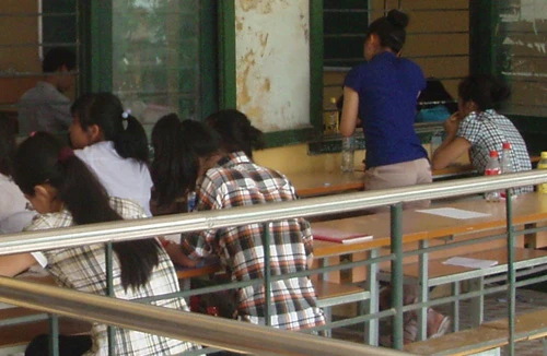 Chính phủ chỉ đạo Bộ GD-ĐT rà soát quy định về dạy thêm