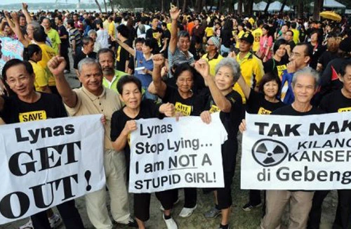 Malaysia phản đối nhà máy xử lý đất hiếm