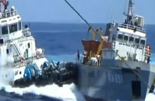 Tàu Trung Quốc đâm tàu Kiểm ngư Việt Nam, còn “đổi trắng, thay đen” vu cáo Việt Nam