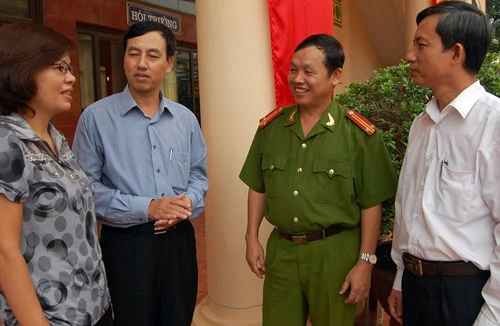 Không để mâu thuẫn trong nội bộ nhân dân