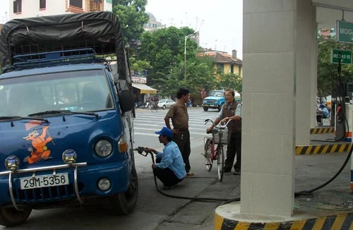 Xăng dầu lại kêu lỗ
