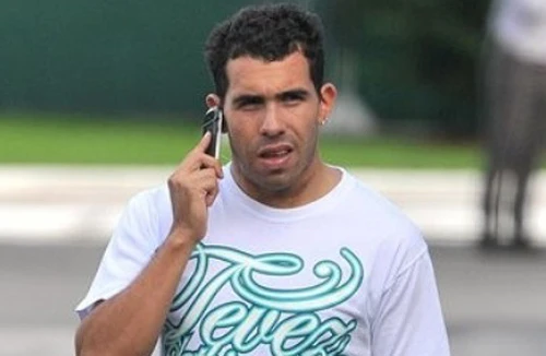 AC Milan giải cứu Tevez