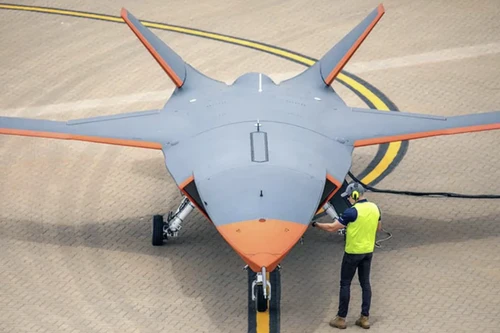UAV 'Dơi ma' MQ-28 sẵn sàng phóng tên lửa AIM-120