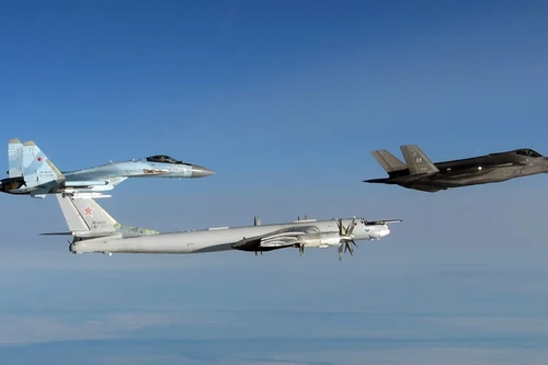 Máy bay ném bom chiến lược Nga áp sát Alaska, Mỹ lập tức phản ứng