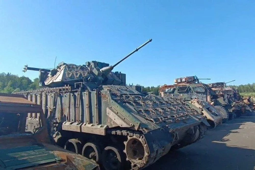 Nga lắp pháo nội địa cho xe chiến đấu bộ binh Bradley tịch thu ở Ukraine