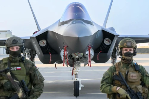 Mỹ chỉ bán tiêm kích tàng hình F-35 bản cơ bản cho Arab Saudi để giữ trục Trung Đông