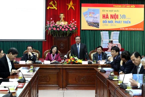 Ra mắt cuốn sách "Hà Nội - 30 năm đổi mới, phát triển"