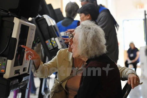 Những hình ảnh đầu tiên về cuộc tổng tuyển cử Mỹ