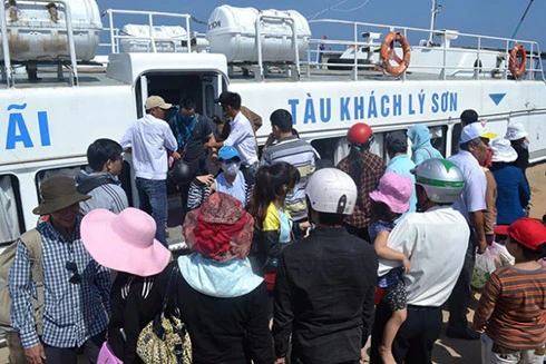 Tuyến vận tải Sa Kỳ - Lý Sơn hoạt động trở lại