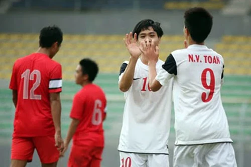 Không “bật” nổi đàn anh, U19 VN thua trận 4-6