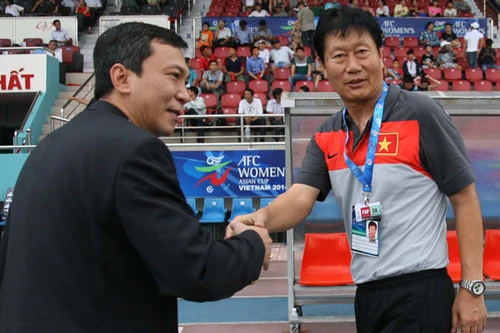 Tuyển nữ mất vé dự World Cup, HLV Trần Vân Phát khó lòng tại vị