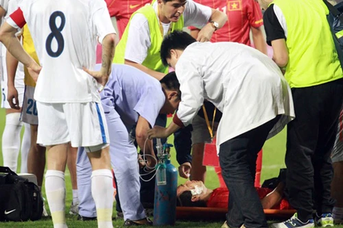 Va chạm kinh hoàng, Văn Nhiên gẫy xương quai xanh, sụt xương gò má