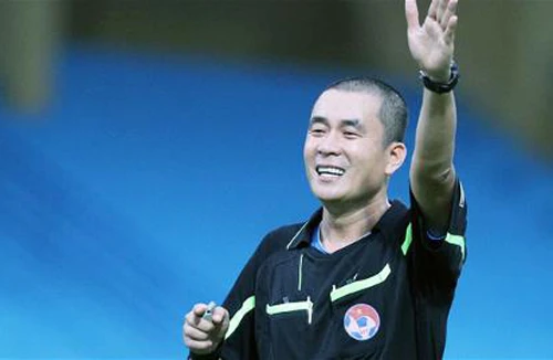 Đương kim còi Vàng Nguyễn Trọng Thư xuất sắc nhất năm 2014