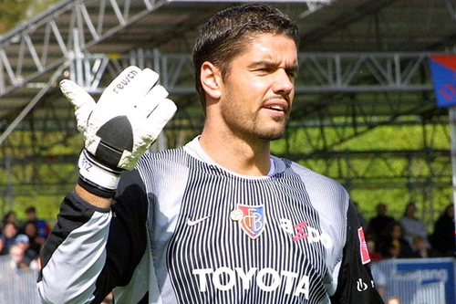 “Sếu vườn” Pascal Zuberbuhler bất ngờ sang Việt Nam…dạy học