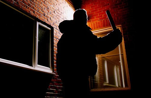 Tuyển thủ Anh đứng ngồi không yên sau vụ cướp đột nhập nhà Ian Wright