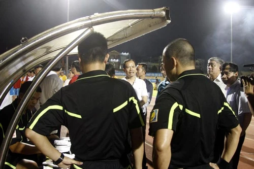 Vụ “bàn thắng ma” trên sân Thanh Hoá: Trọng tài đã quyết định đúng