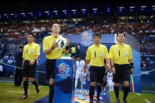 Trọng tài ngoại đầu tiên cầm còi tại V-League từng 2 lần bắt chính trận đấu có ĐTVN