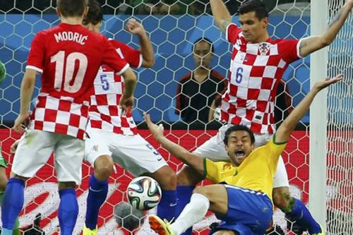 Lộ lý do Lovren tố trọng tài Nishimura là “vụ bê bối của FIFA”