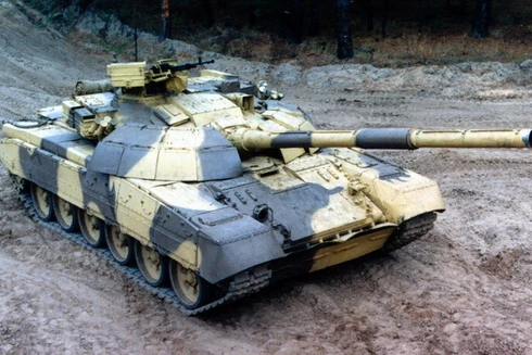 Ukraine vượt mặt Nga, trổ tài lai ghép xe tăng T-72 với T-80