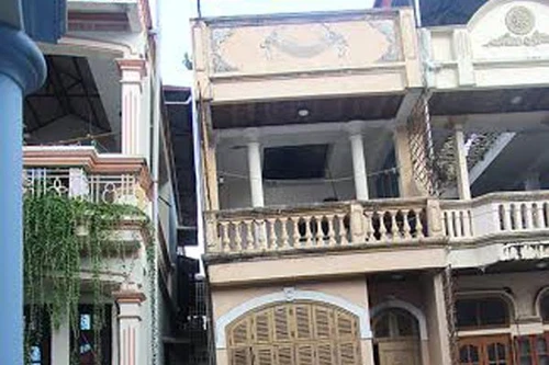 Thành phố yêu cầu xử lý nhanh ngôi nhà lún, nghiêng ở quận Đống Đa