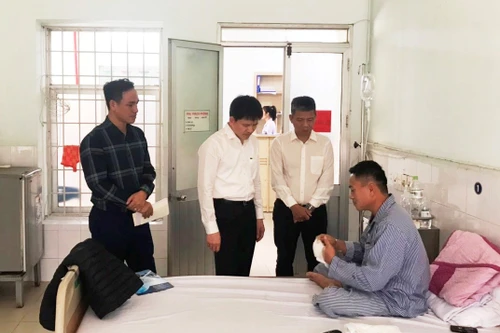 3 cán bộ Công an viên bị thương trong quá trình khống chế đối tượng tâm thần 