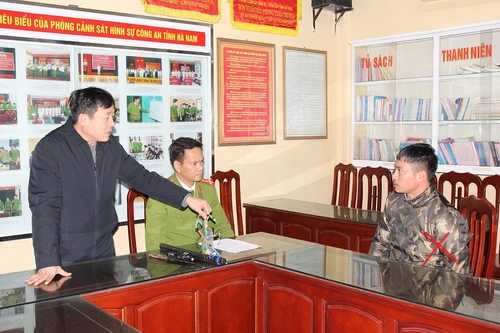 Chỉ vì món tiền gần 12 triệu đồng, đối tượng khống chế, nhốt 'con nợ' 2 ngày