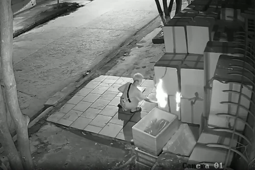 Điều tra vụ đốt thùng xốp, hủy hoại toàn bộ cửa hàng hải sản