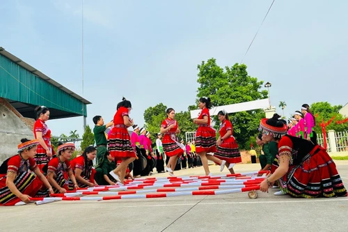 Tưng bừng ngày hội toàn dân bảo vệ an ninh Tổ quốc xã Khánh Thượng 