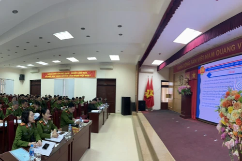 Công an quận Đống Đa tổng kiểm tra rà soát về nhân khẩu tạm trú